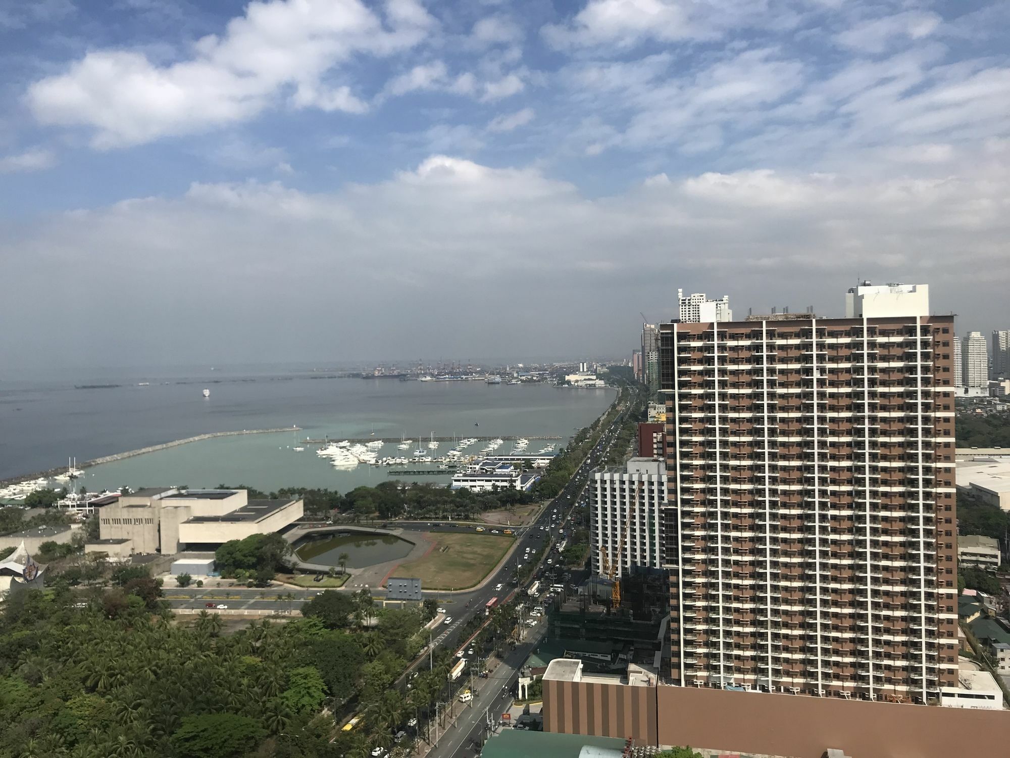 Rbb Breeze Residences Apartment Manila