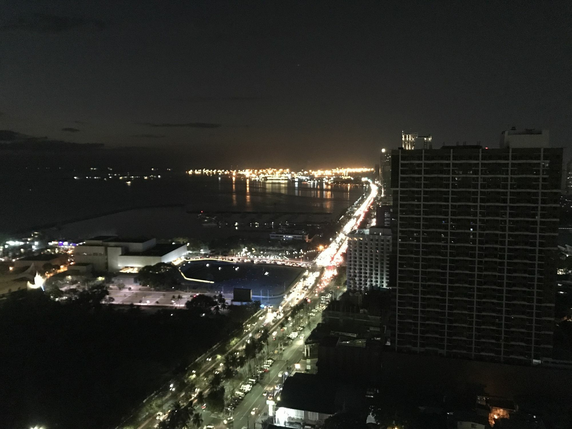 Rbb Breeze Residences Apartment *